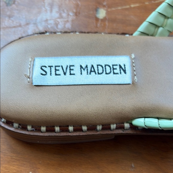 Steve Madden Green Sandals NWOT - Picture 2 of 6
